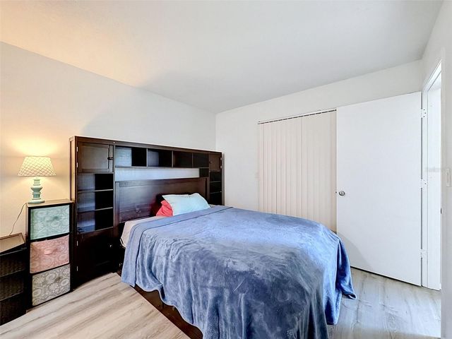 5301 LADYWELL CT, Tampa, FL 33624