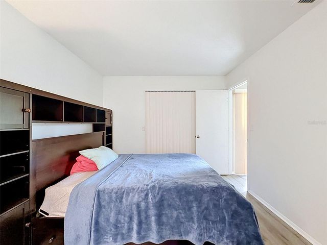 5301 LADYWELL CT, Tampa, FL 33624