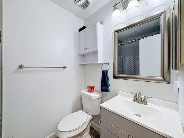 5301 LADYWELL CT, Tampa, FL 33624