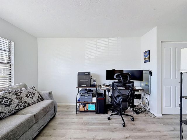 5301 LADYWELL CT, Tampa, FL 33624