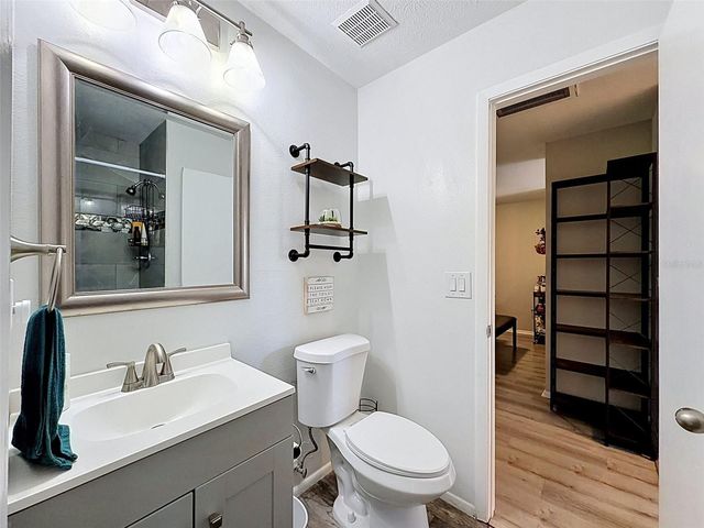 5301 LADYWELL CT, Tampa, FL 33624