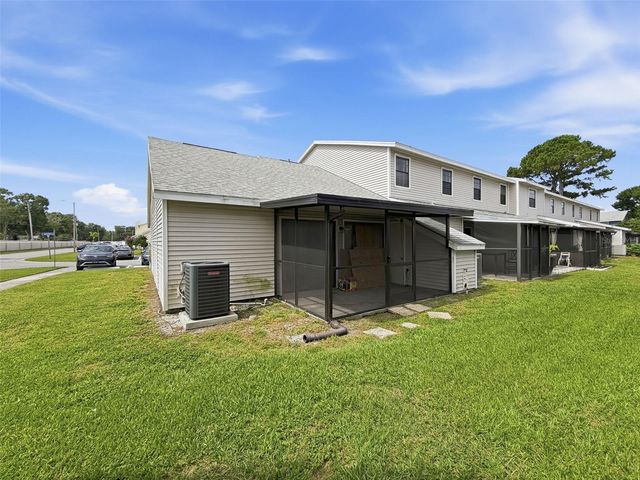 5301 LADYWELL CT, Tampa, FL 33624