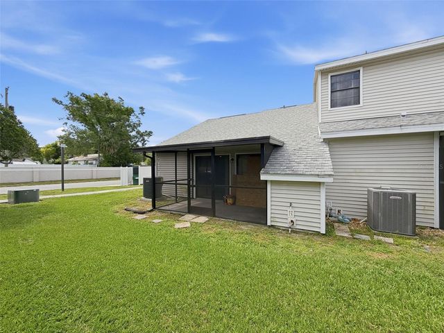 5301 LADYWELL CT, Tampa, FL 33624