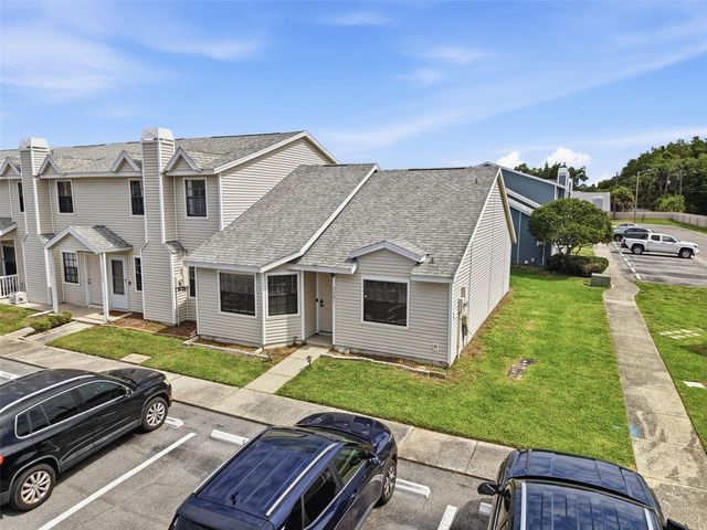 5301 LADYWELL CT, Tampa, FL 33624