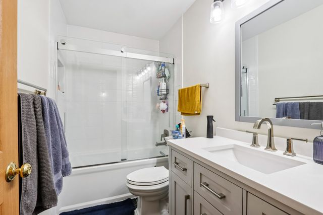 1010 Symphony Drive, Aurora, IL 60504