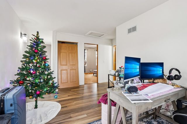 1010 Symphony Drive, Aurora, IL 60504