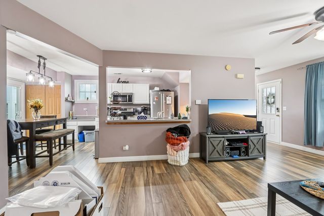 1010 Symphony Drive, Aurora, IL 60504