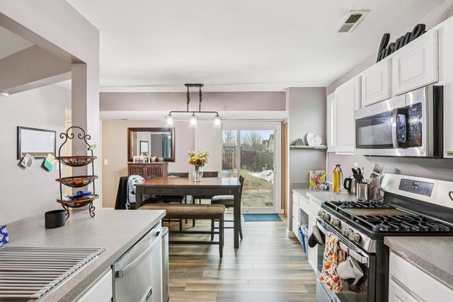 1010 Symphony Drive, Aurora, IL 60504