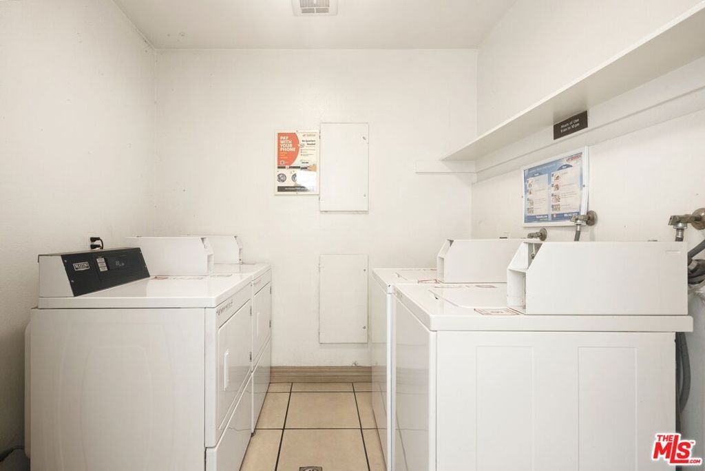 Image 11 of property listing at 11645 Montana Avenue 315, Los Angeles, CA 90049