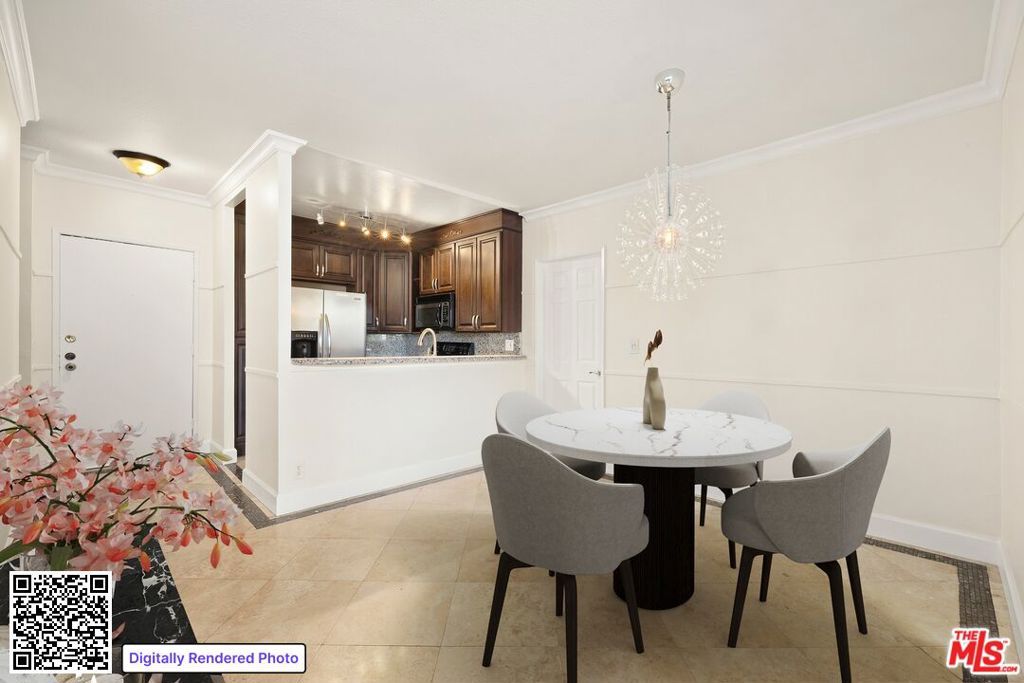 Image 4 of property listing at 11645 Montana Avenue 315, Los Angeles, CA 90049