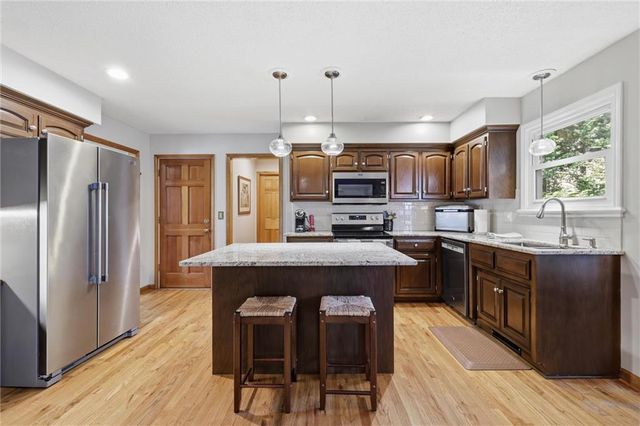 1117 Williamsburg Court, Lawrence, KS 66049