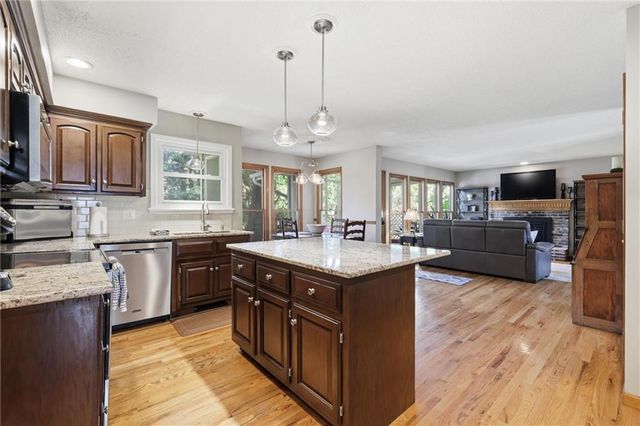 1117 Williamsburg Court, Lawrence, KS 66049