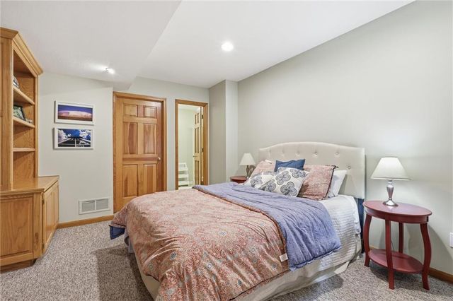 1117 Williamsburg Court, Lawrence, KS 66049