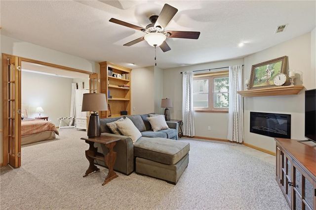 1117 Williamsburg Court, Lawrence, KS 66049