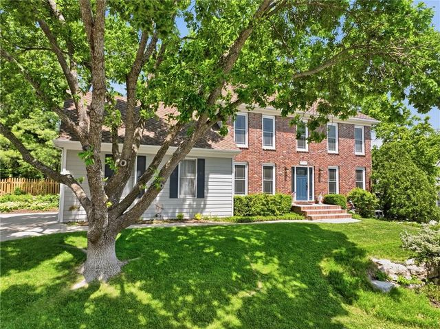 1117 Williamsburg Court, Lawrence, KS 66049