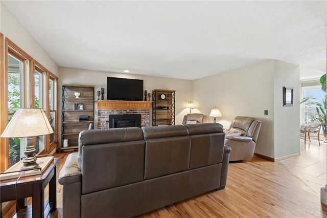 1117 Williamsburg Court, Lawrence, KS 66049