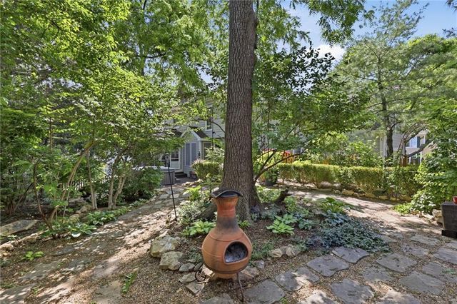 1117 Williamsburg Court, Lawrence, KS 66049