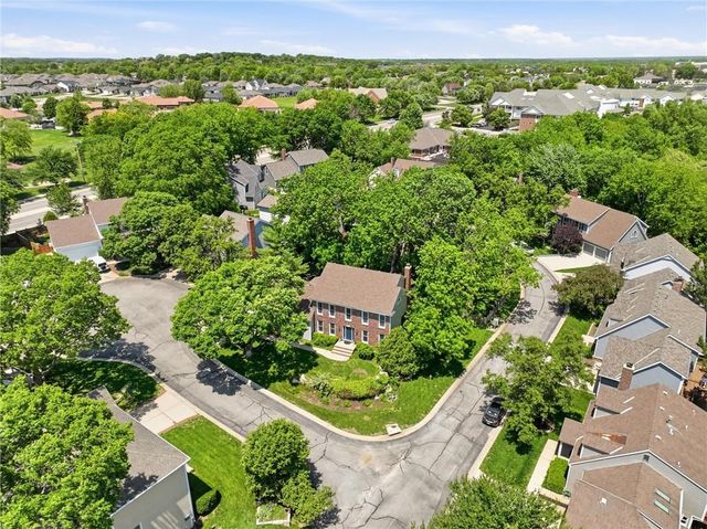 1117 Williamsburg Court, Lawrence, KS 66049