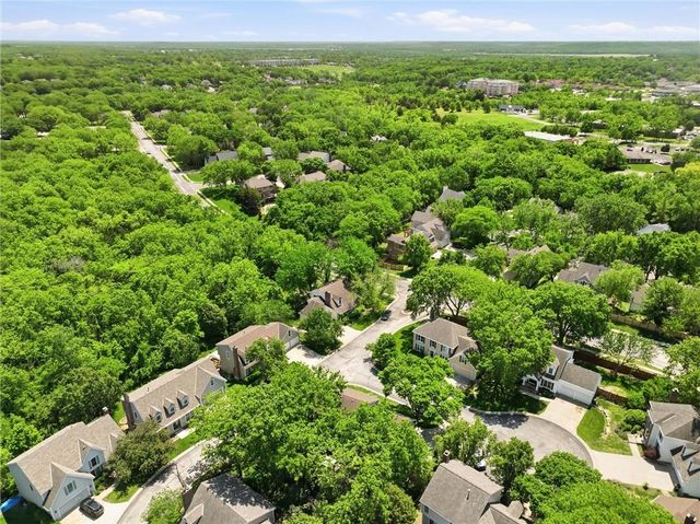 1117 Williamsburg Court, Lawrence, KS 66049