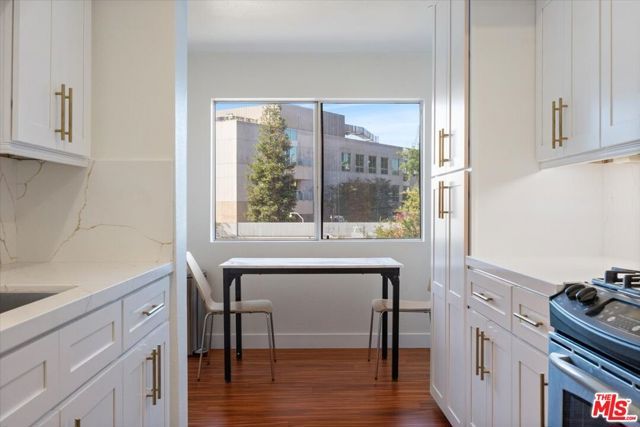 11848 Moorpark Street A, Studio City (los Angeles), CA 91604