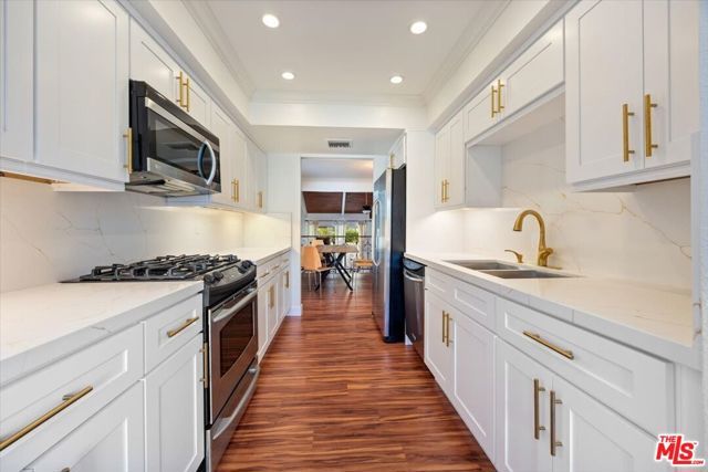 11848 Moorpark Street A, Studio City (los Angeles), CA 91604