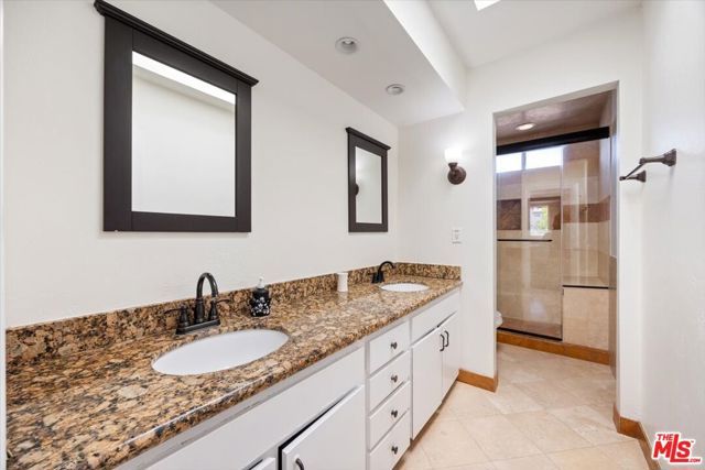 11848 Moorpark Street A, Studio City (los Angeles), CA 91604