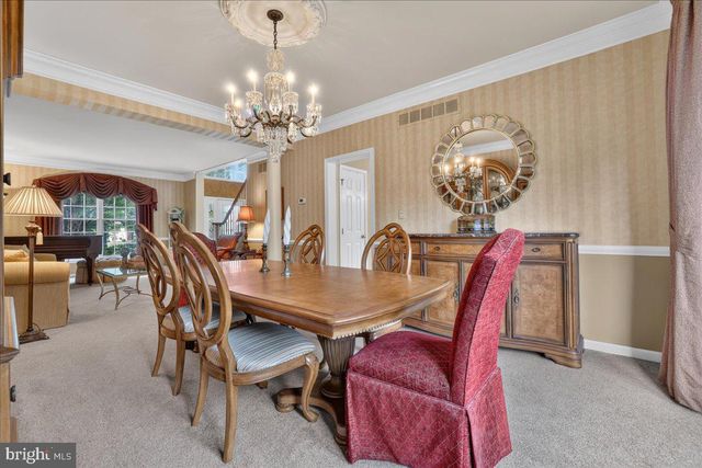 6 DOVER PL, Holland, PA 18966
