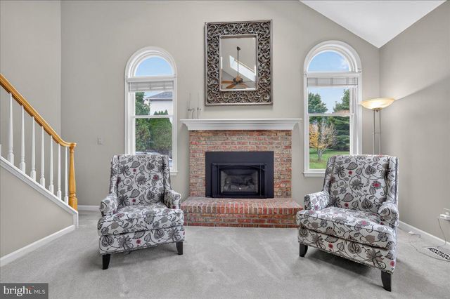 6 DOVER PL, Holland, PA 18966