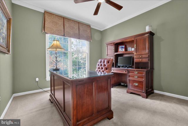 6 DOVER PL, Holland, PA 18966