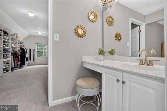 6 DOVER PL, Holland, PA 18966