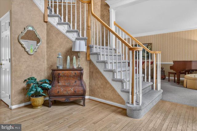 6 DOVER PL, Holland, PA 18966