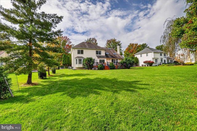 6 DOVER PL, Holland, PA 18966