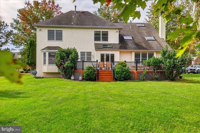 6 DOVER PL, Holland, PA 18966