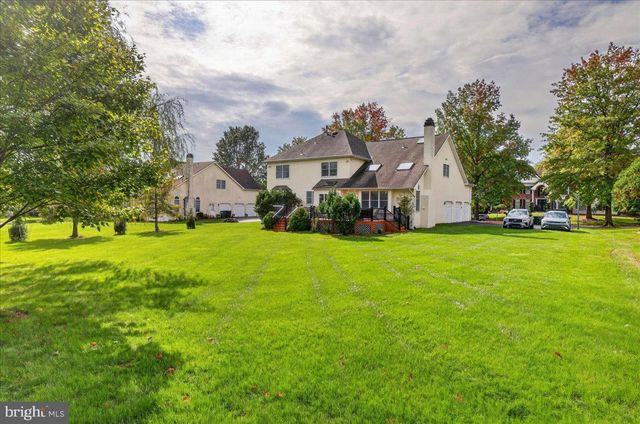 6 DOVER PL, Holland, PA 18966