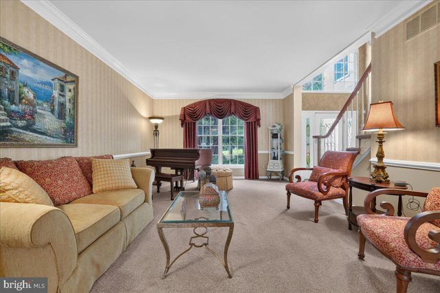 6 DOVER PL, Holland, PA 18966