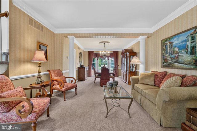 6 DOVER PL, Holland, PA 18966