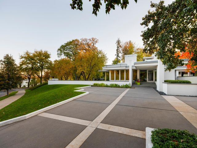 4855 E Lake Harriet Parkway, Minneapolis, MN 55419