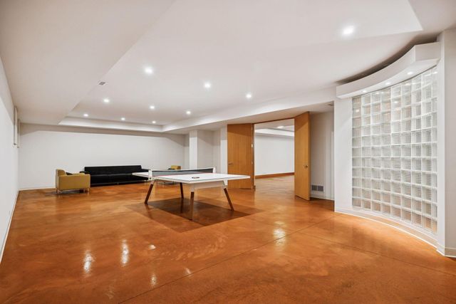 4855 E Lake Harriet Parkway, Minneapolis, MN 55419