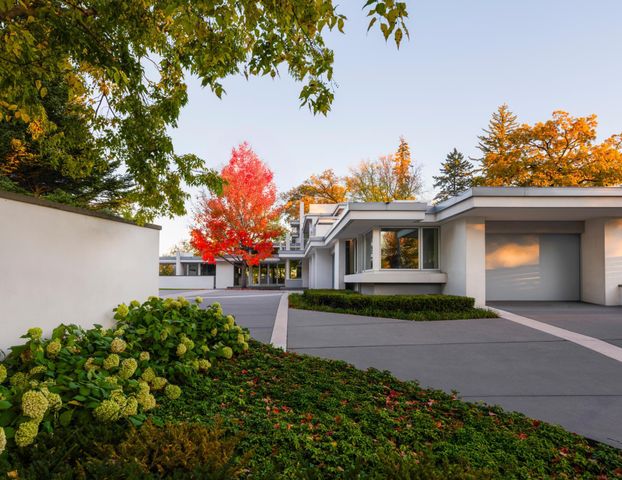 4855 E Lake Harriet Parkway, Minneapolis, MN 55419