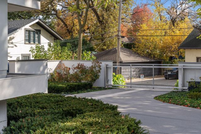 4855 E Lake Harriet Parkway, Minneapolis, MN 55419