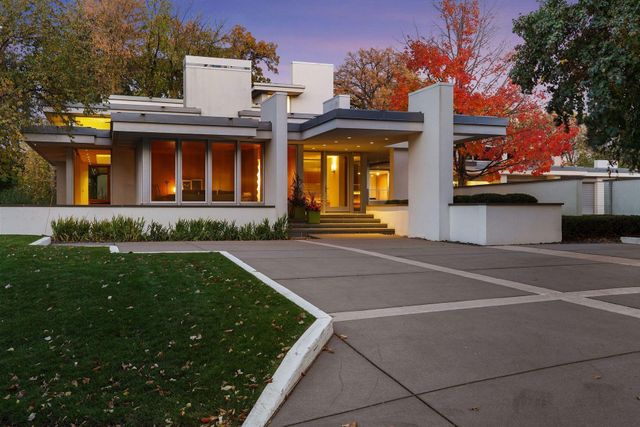 4855 E Lake Harriet Parkway, Minneapolis, MN 55419