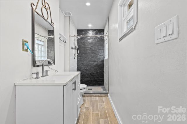 117 Robinson Avenue, Matthews, NC 28104