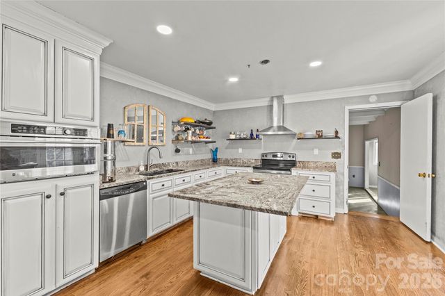 117 Robinson Avenue, Matthews, NC 28104