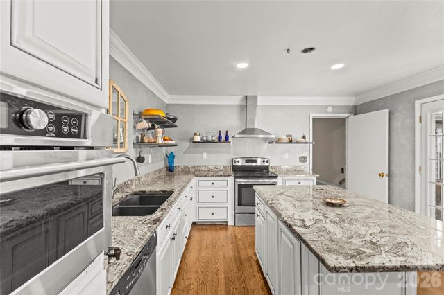 117 Robinson Avenue, Matthews, NC 28104