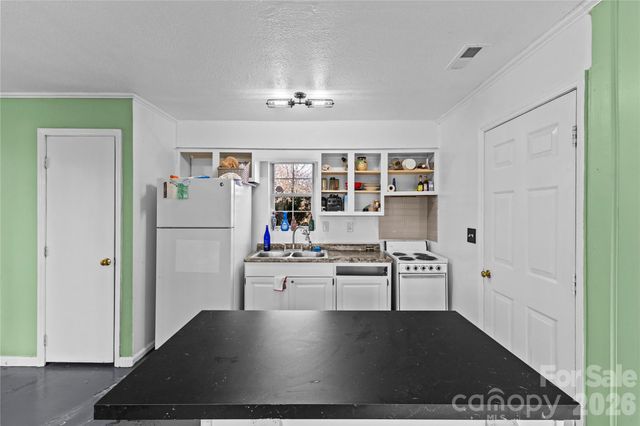 117 Robinson Avenue, Matthews, NC 28104