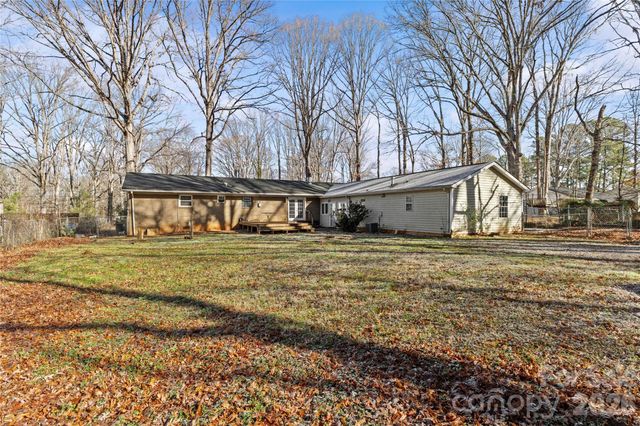 117 Robinson Avenue, Matthews, NC 28104