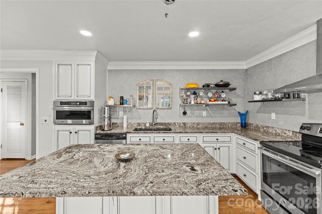 117 Robinson Avenue, Matthews, NC 28104