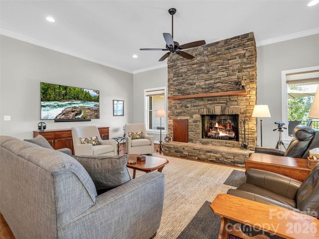930 Big Raven Lane, Saluda, NC 28773