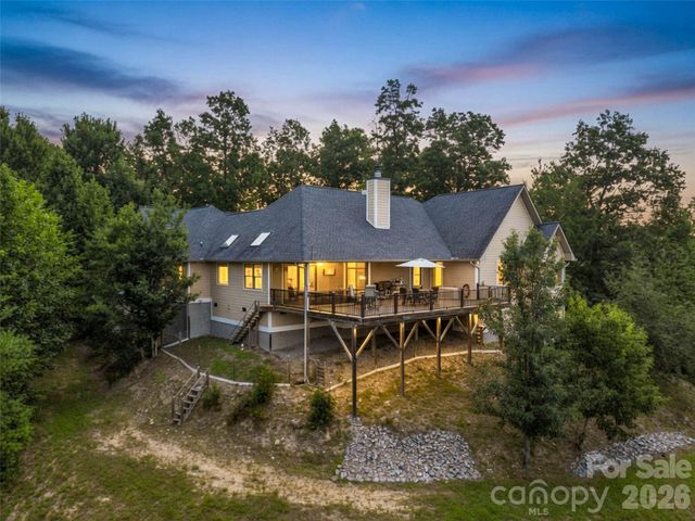 930 Big Raven Lane, Saluda, NC 28773