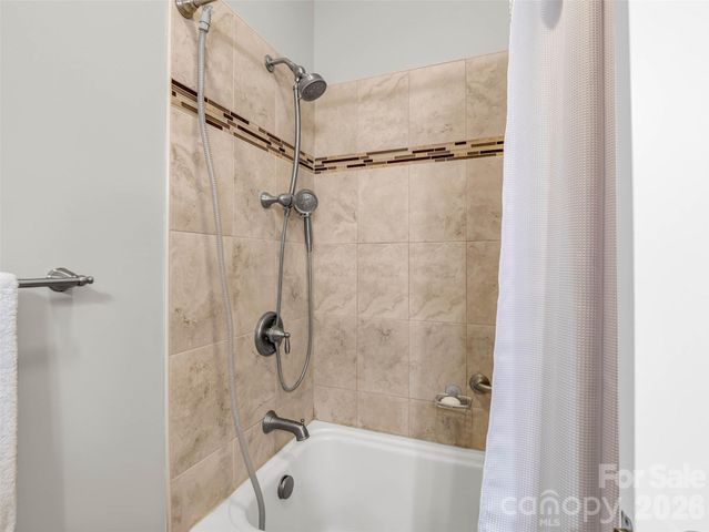 930 Big Raven Lane, Saluda, NC 28773